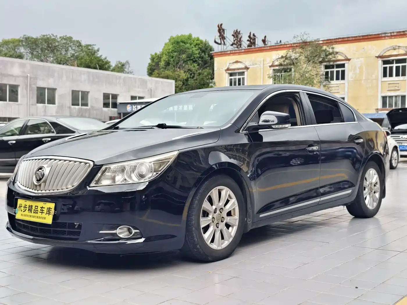 Фото 1 - Buick LaCrosse
