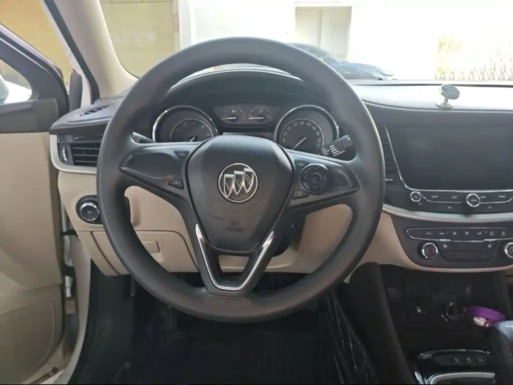 Фото 14 - Buick Verano