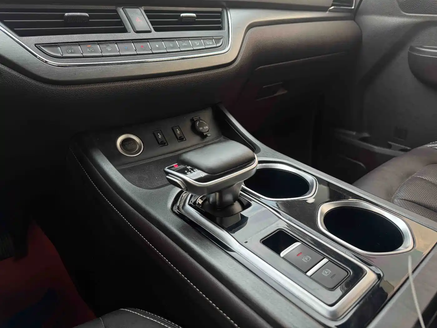 BAW (Beijing Automobile Works) Ruisheng Ace M7 2023 2023 2.0L Auto Long Wheelbase Business 7-seater
