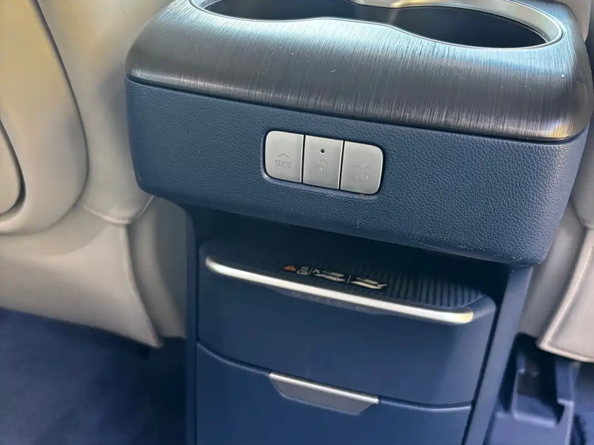 BUICK GL8 NEW ENERGY