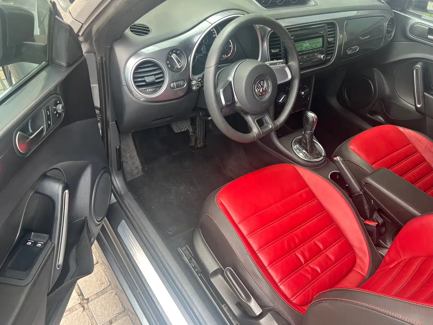 Volkswagen Beetle 2013 1.4TSI Comfort фото 10