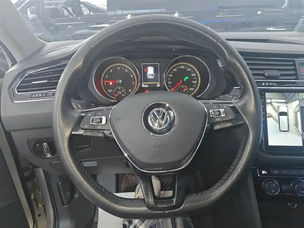 Volkswagen Tiguan L 2019 380TSI Automatic 4WD Intelligent Luxury 7-seater China VI фото 11