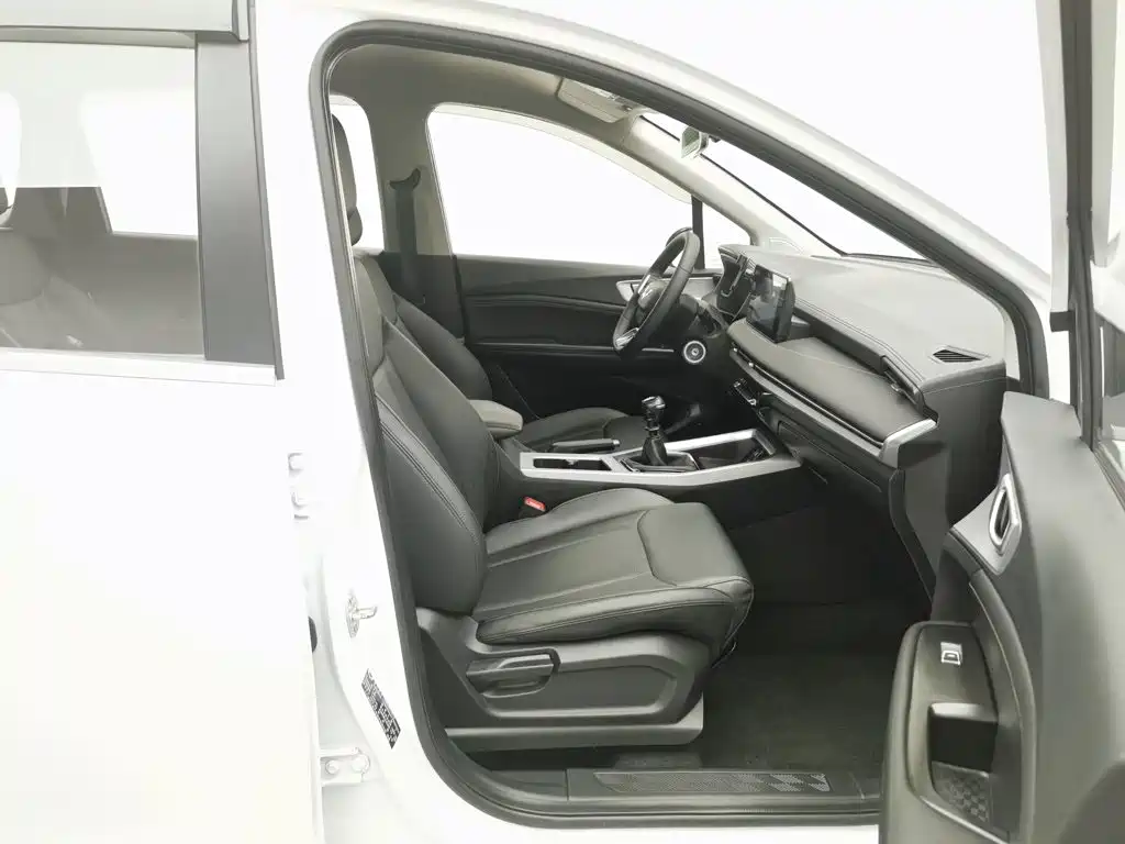Wuling Motors Wuling Jiachen 2023 2022 1.5L Manual Light Comfort Edition