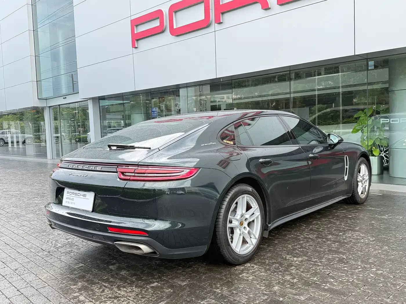 Porsche Panamera 2017 Panamera 4 Executive Long Wheelbase 3.0T фото 8