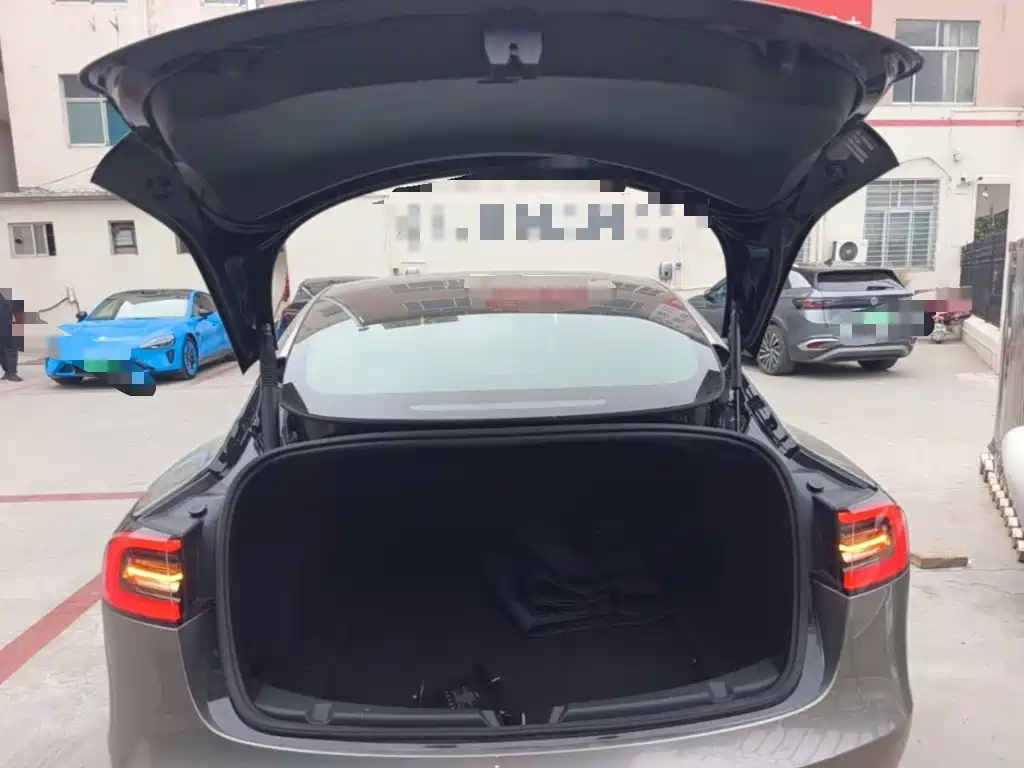 Фото 19 - Tesla Model 3