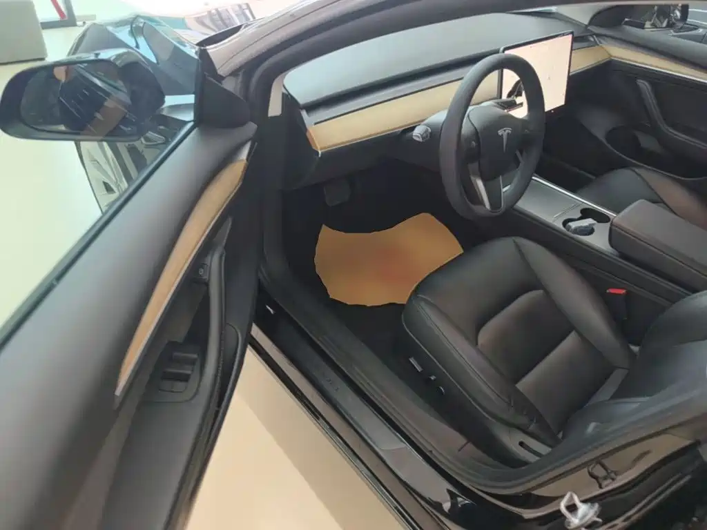 Фото 16 - Tesla Model 3