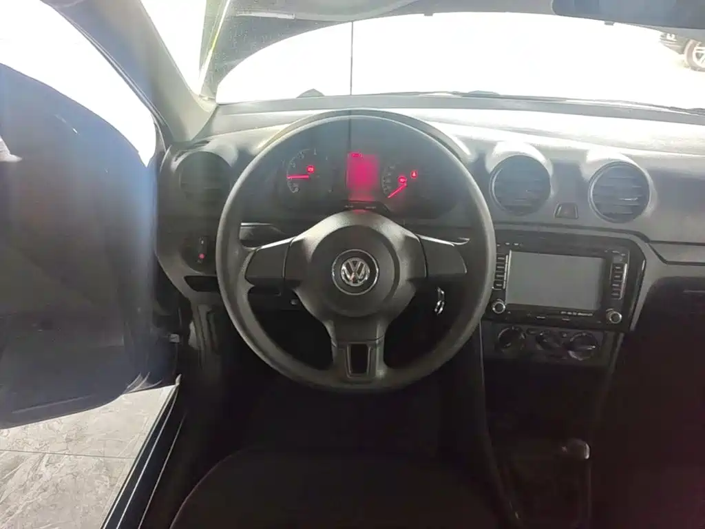 صورة 11 - Volkswagen Jetta