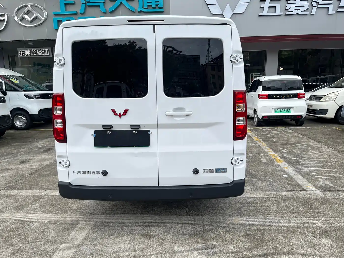 Wuling Motors Wuling Yangguang 2026 2026 Model 440km Passenger Van Comfort Version (6-Seater)