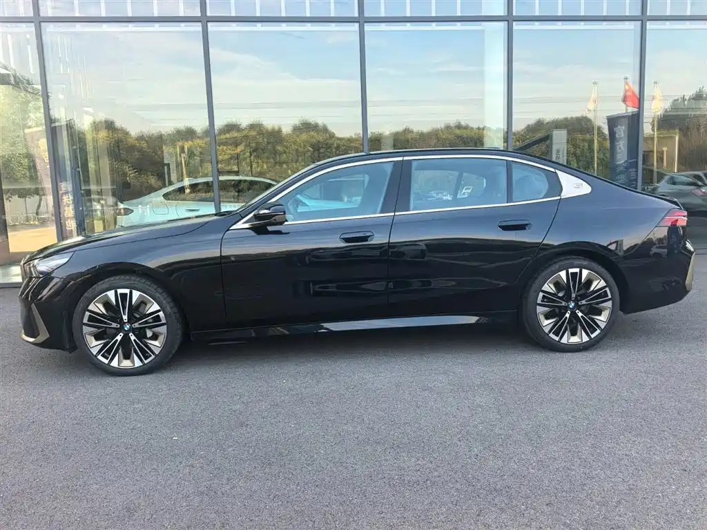 2026 BMW 5 Series