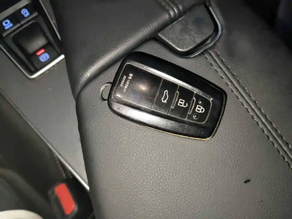 Фото 9 - Toyota Avalon