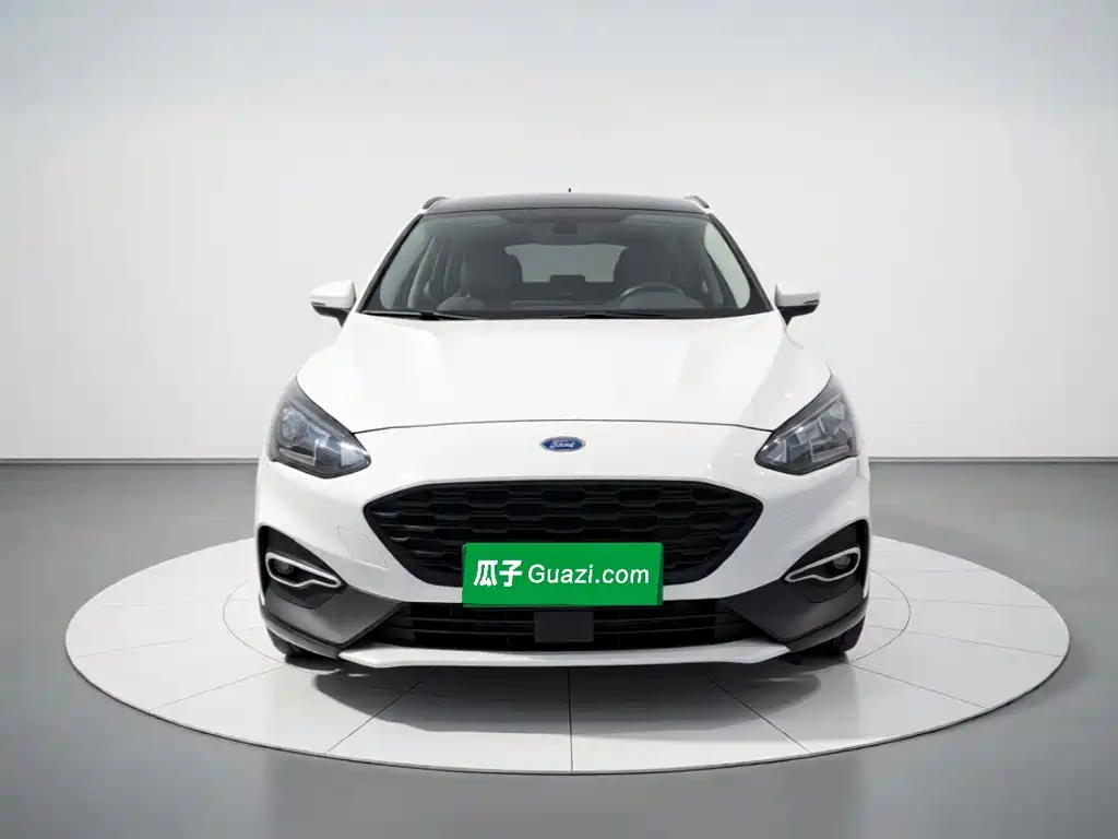 Photo 2 - Ford Focus Active
