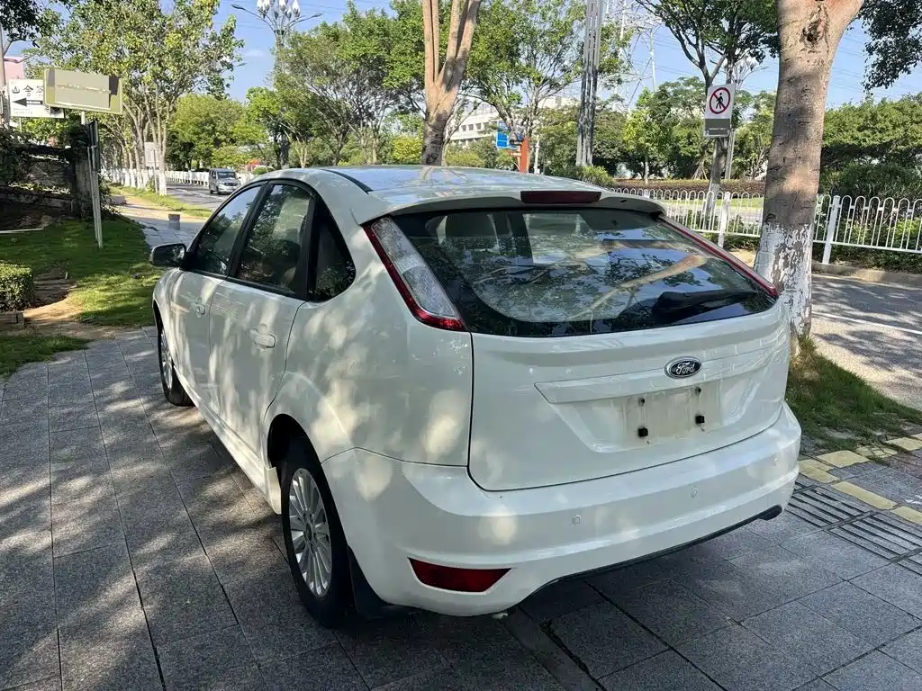 Photo 8 - Ford Focus