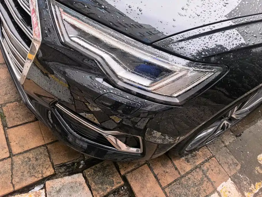 Photo 5 - Audi A6L