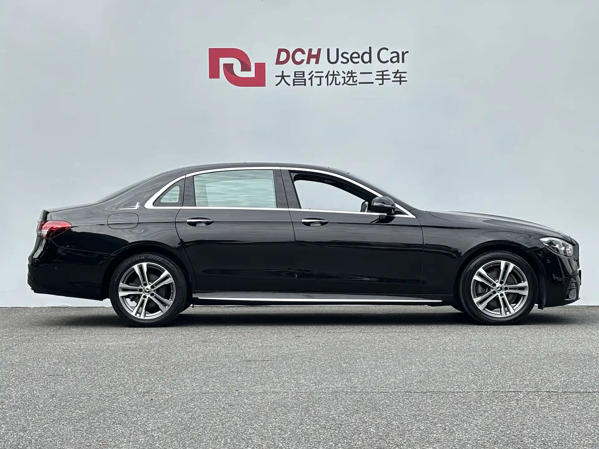 Фото 3 - Mercedes-Benz E-Class