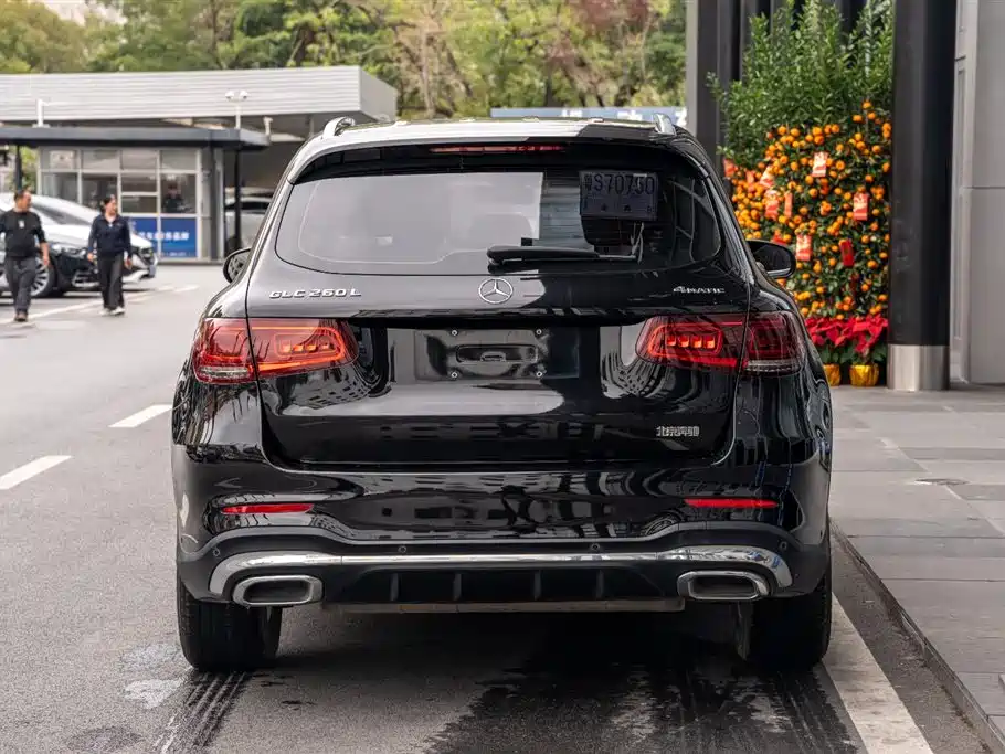 MERCEDES-BENZ GLC