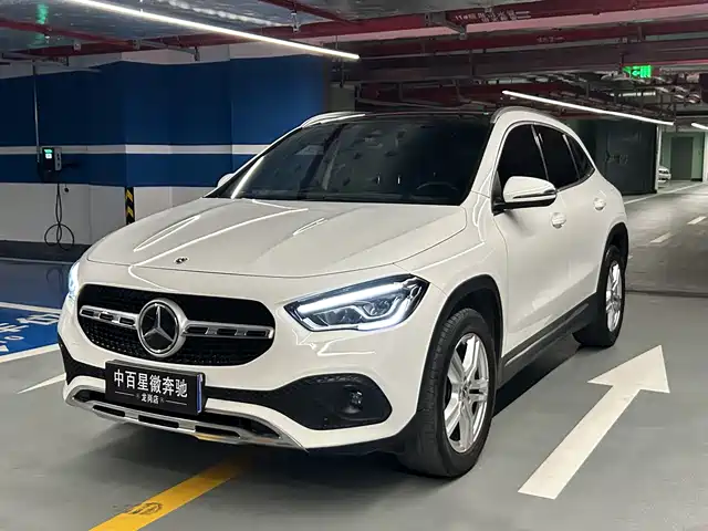 MERCEDES-BENZ GLA