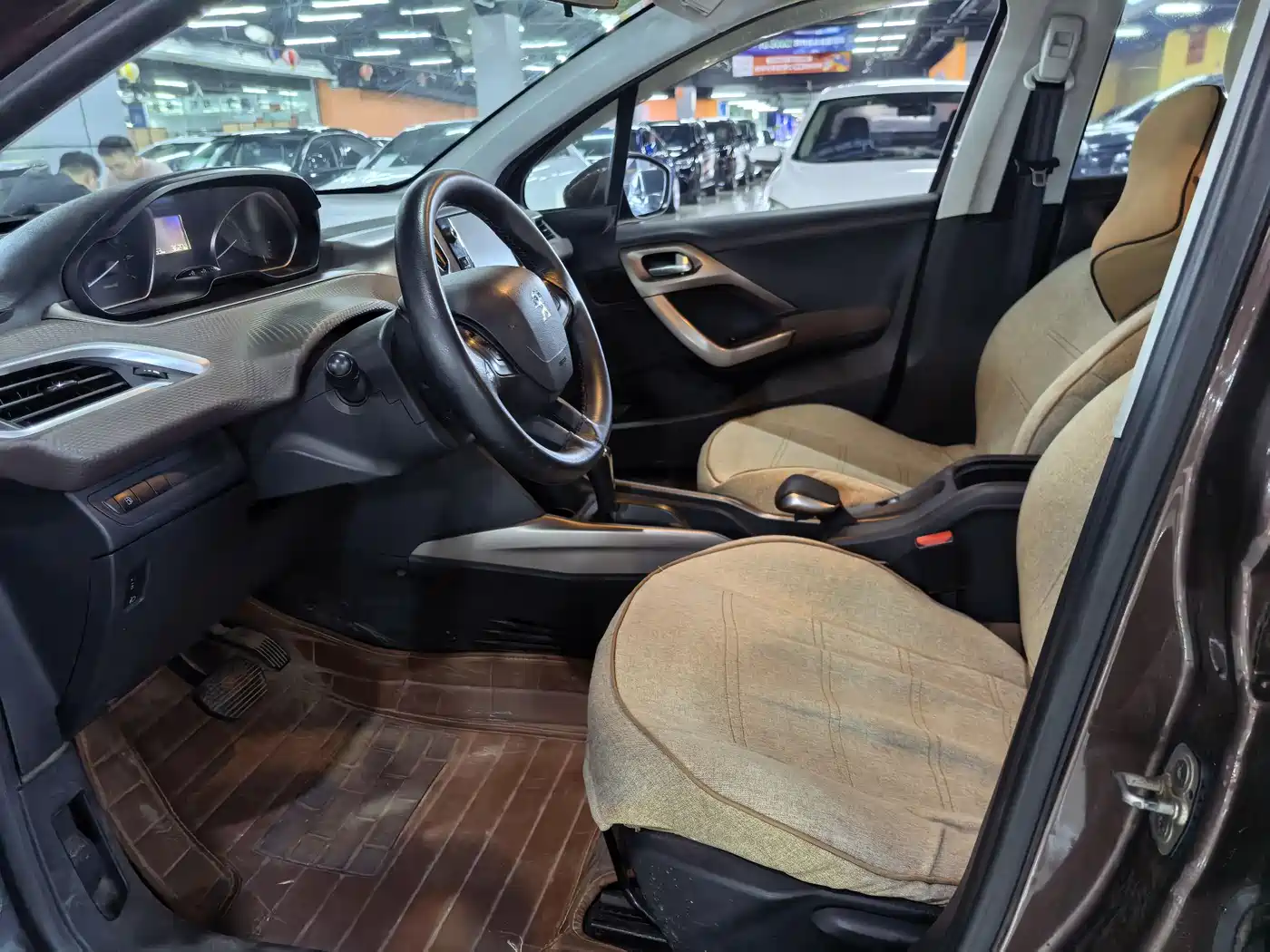 Peugeot 2008 2014 2014 1.6L Automatic Fashion Edition