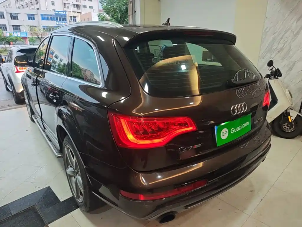 Фото 5 - Audi Q7