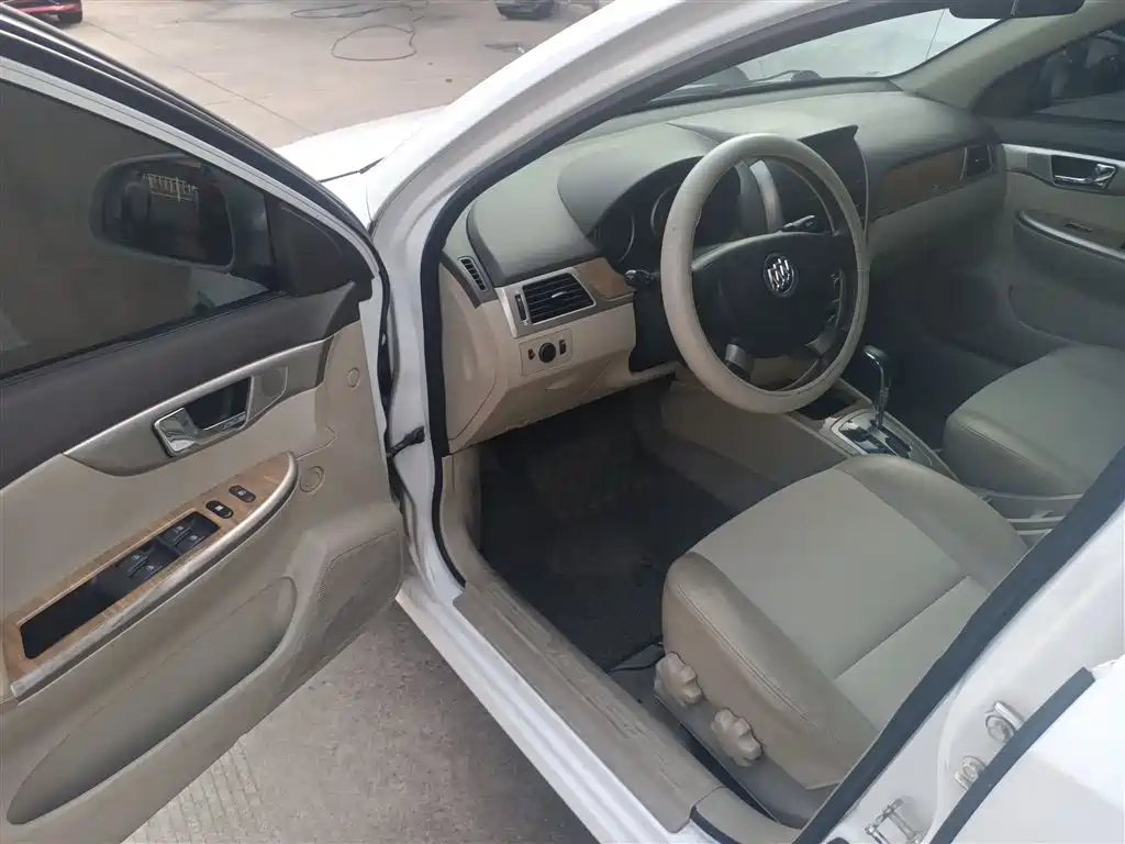 Buick Excelle 2015 1.5L Automatic Classic фото 16