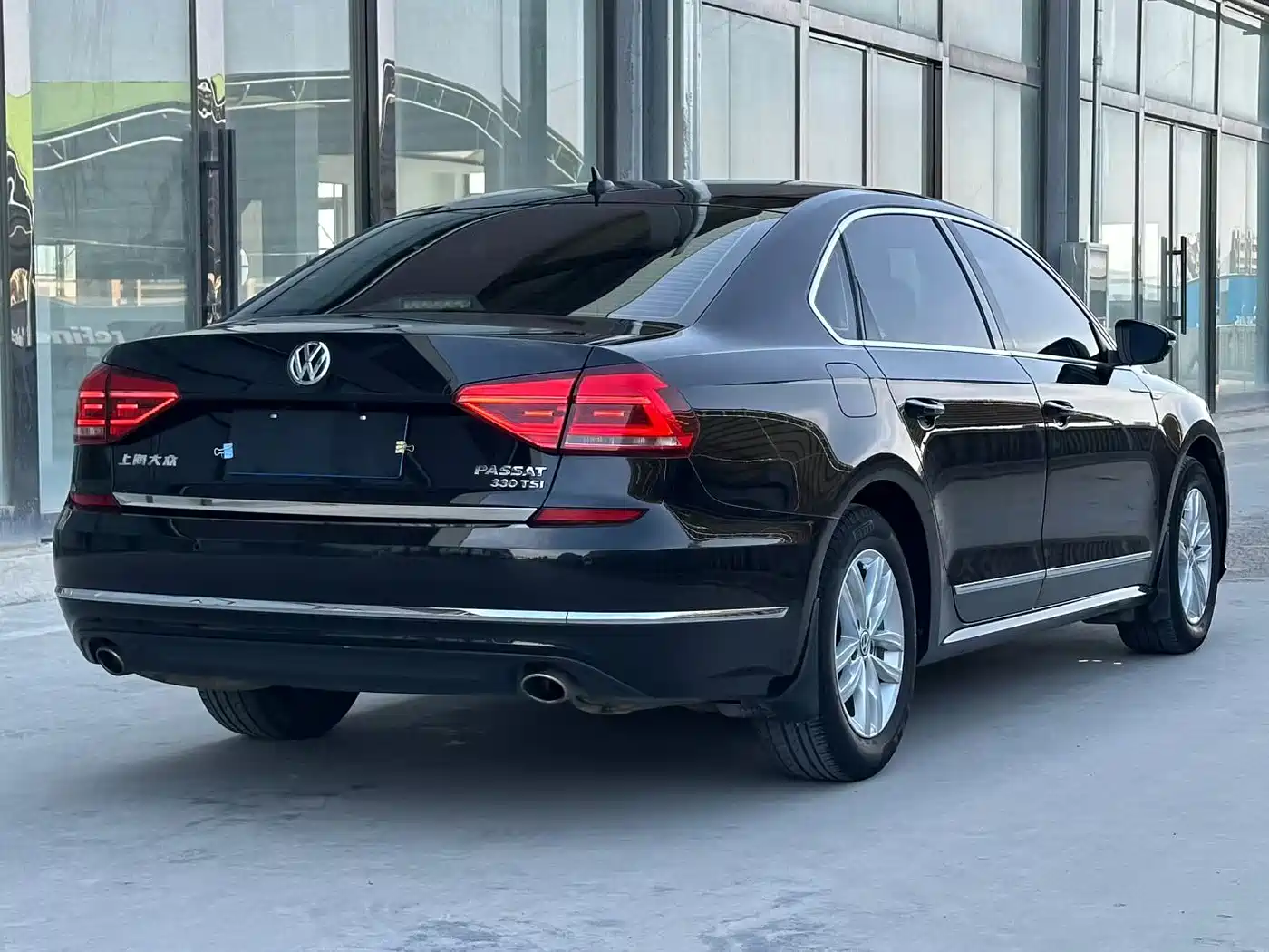 Volkswagen Passat 2016 330TSI DSG Honor Edition фото 6