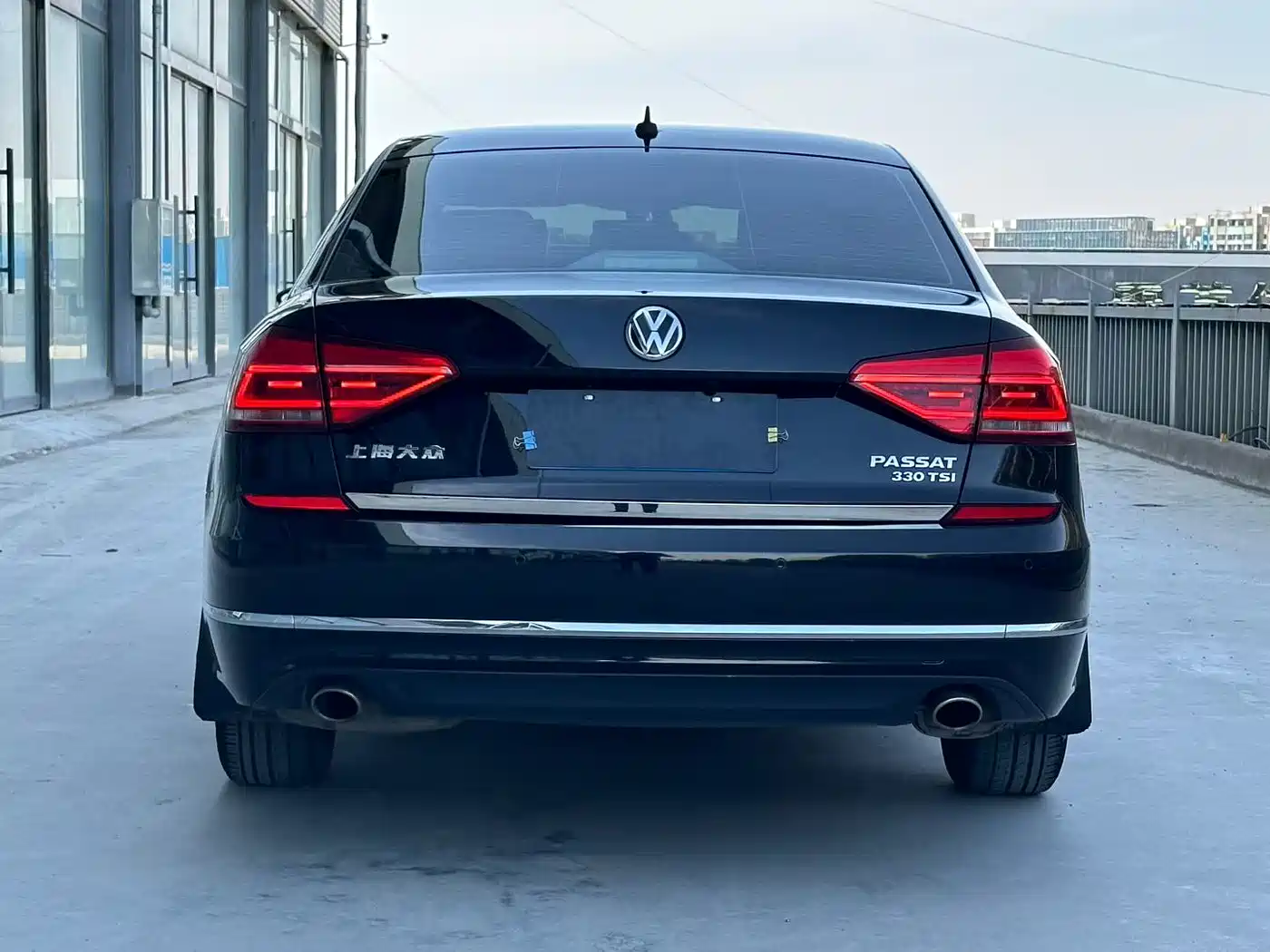 Volkswagen Passat 2016 330TSI DSG Honor Edition фото 5