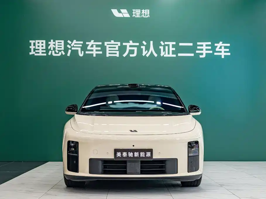 Li Auto i6 2025 2025 2WD Base Model