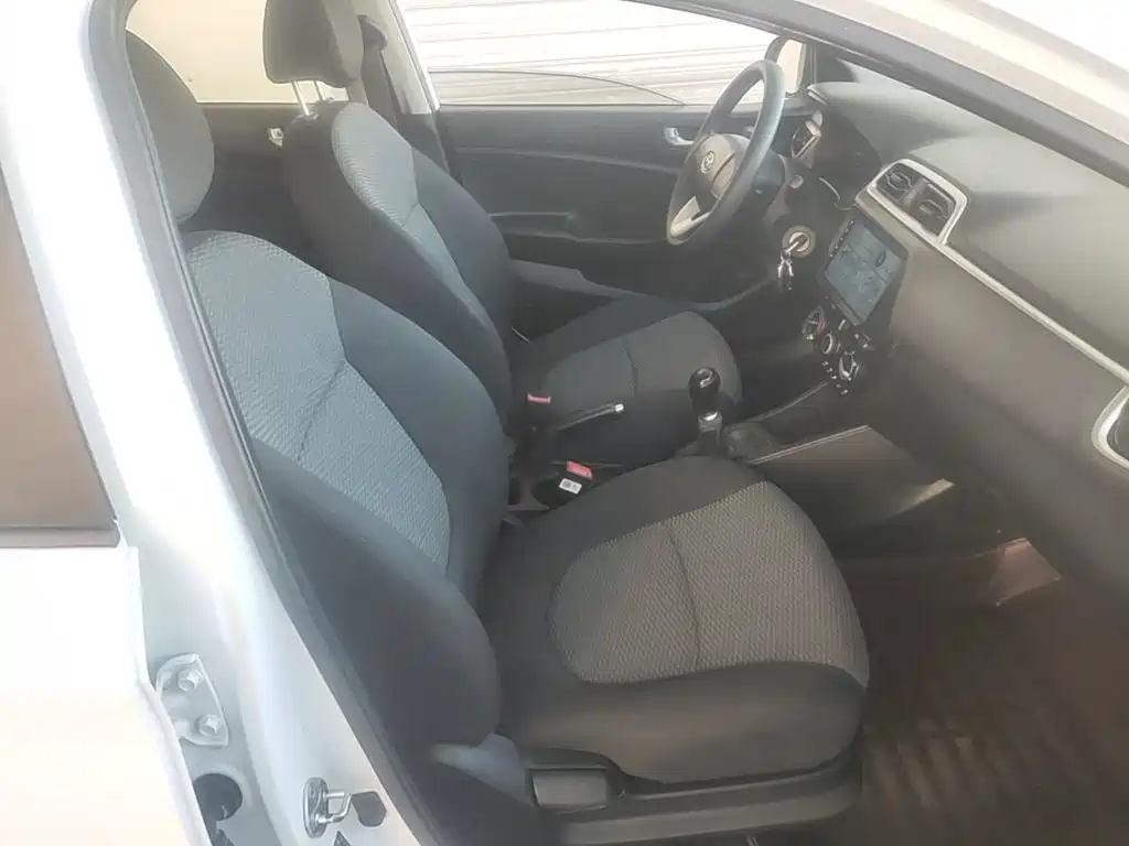Hyundai Verna 2019 2017 1.4L Manual Renewal Edition China VI