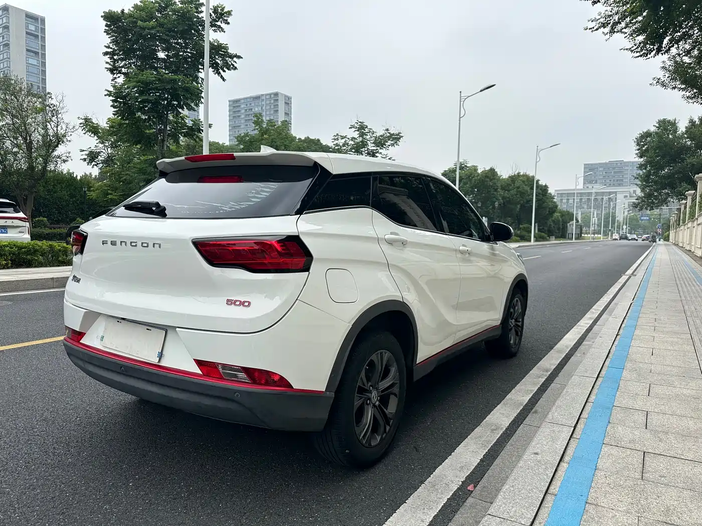 Dongfeng Fengguang Fengon 500 2021 2021 1.5L CVT Premium