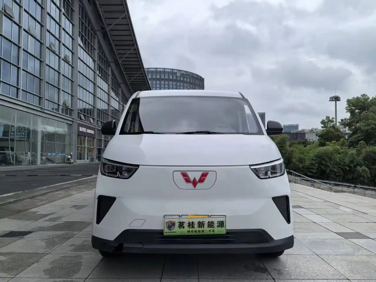Wuling Motors Wuling Yangguang 2024 2024 300KM Comfort Bus Version 75kW
