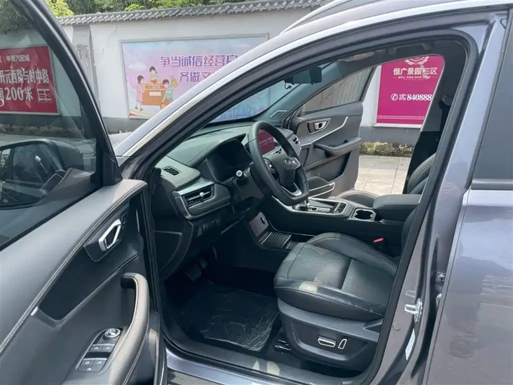 CHERY TIGGO 8