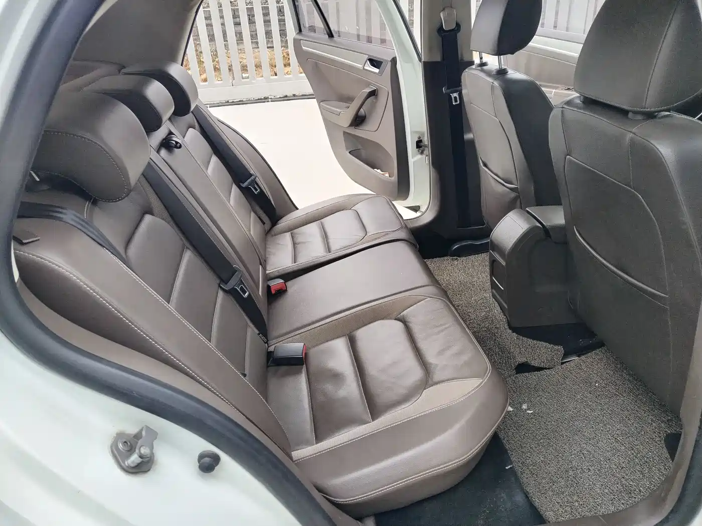 Volkswagen Bora 2014 1.6L Automatic Comfort Edition фото 12