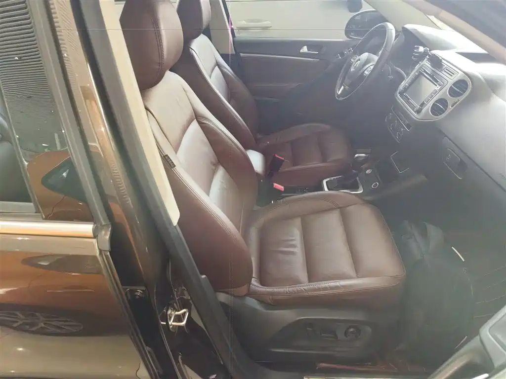 Volkswagen Tiguan 2015 2.0TSI Automatic 4WD Luxury фото 25