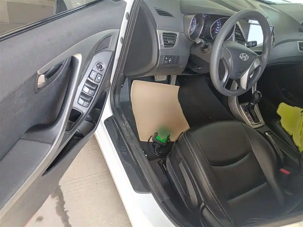 Hyundai Langdong 2012 1.6L Automatic Fashion фото 12