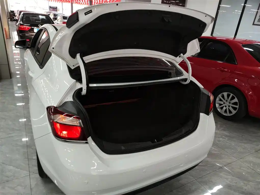 Chevrolet Cruze 2016 1.5L Automatic Fashion Sunroof Edition фото 19