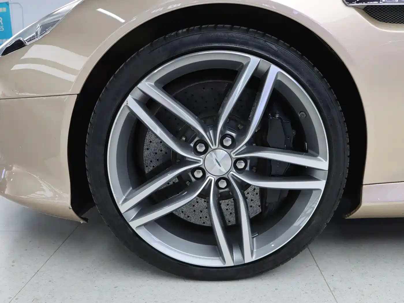 Aston Martin Virage 2012 6.0 Coupe фото 10