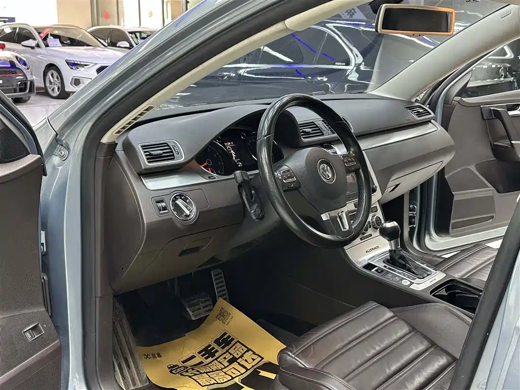 Volkswagen Magotan (Import) 2012 Wagon 2.0TSI 4WD Luxury фото 9