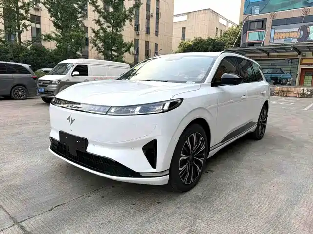 Dongfeng Yipai eπ008 2026 6-seater EREV Family Joy Edition