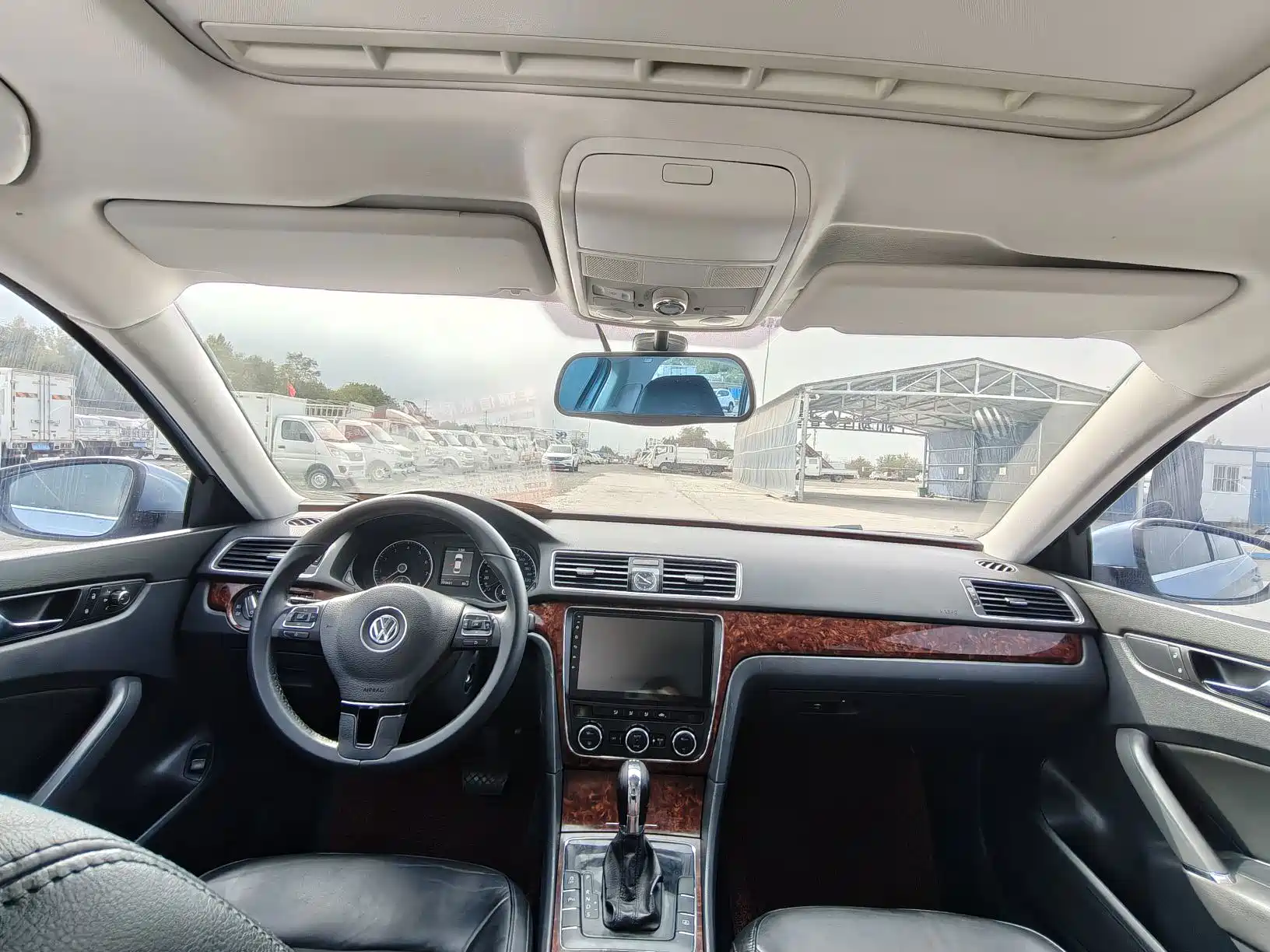 صورة 9 - Volkswagen Passat