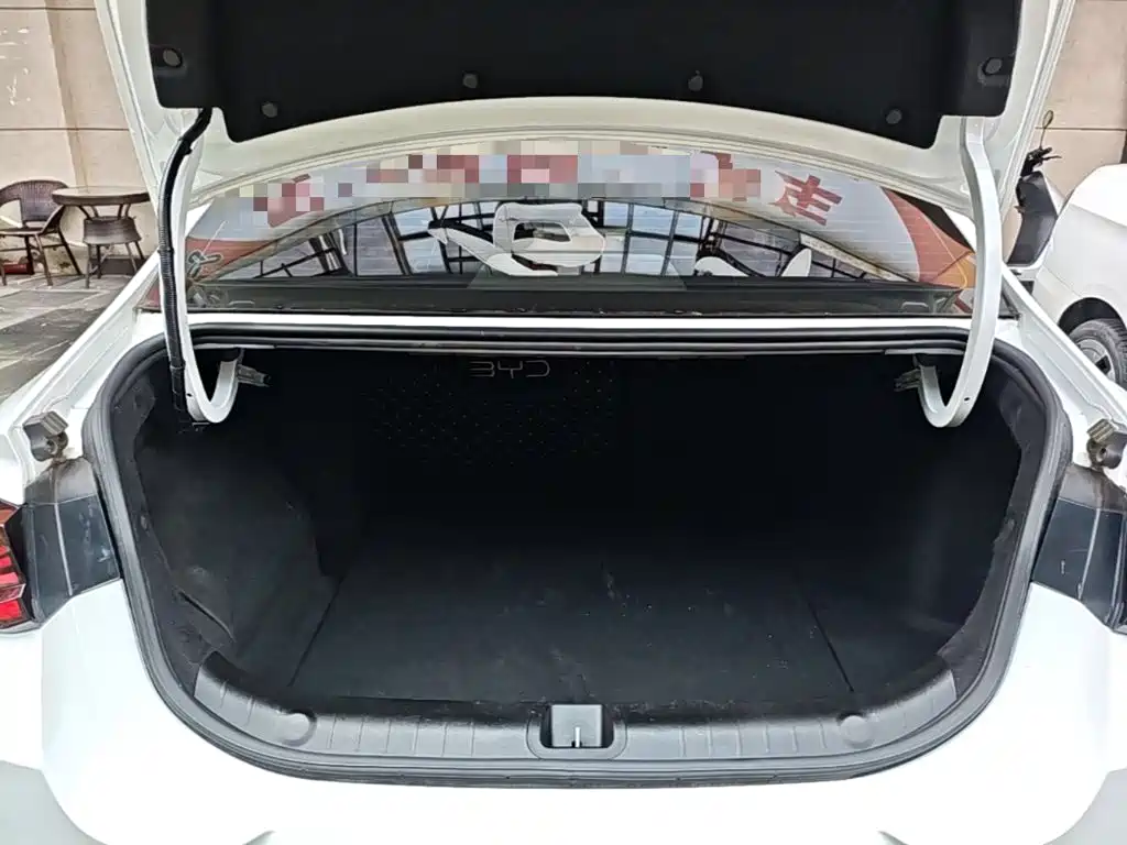 Geely Emgrand L HiP 2022 2022 1.5TD-DHT Pro 100KM Super Swift