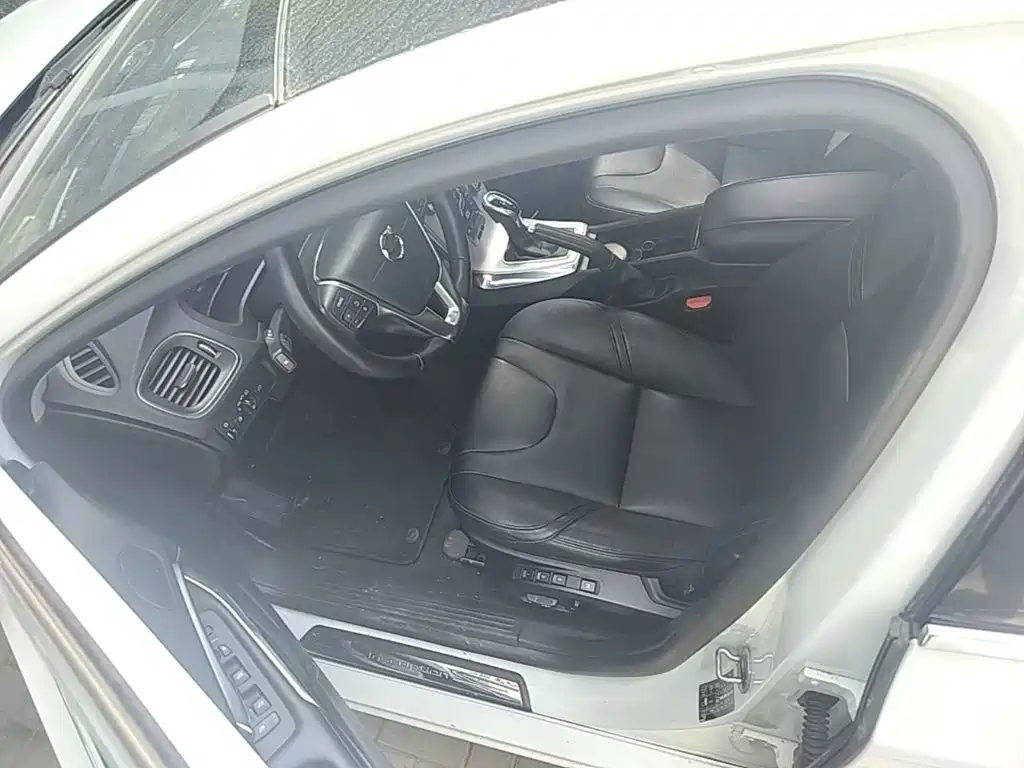 Volvo V40 2016 2017 T3 R-Design