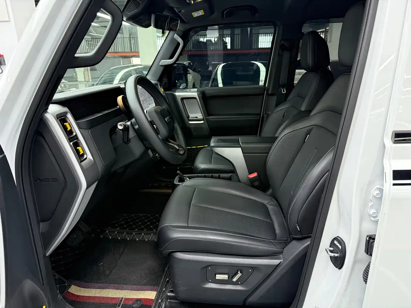 Photo 4 - iCAR V23