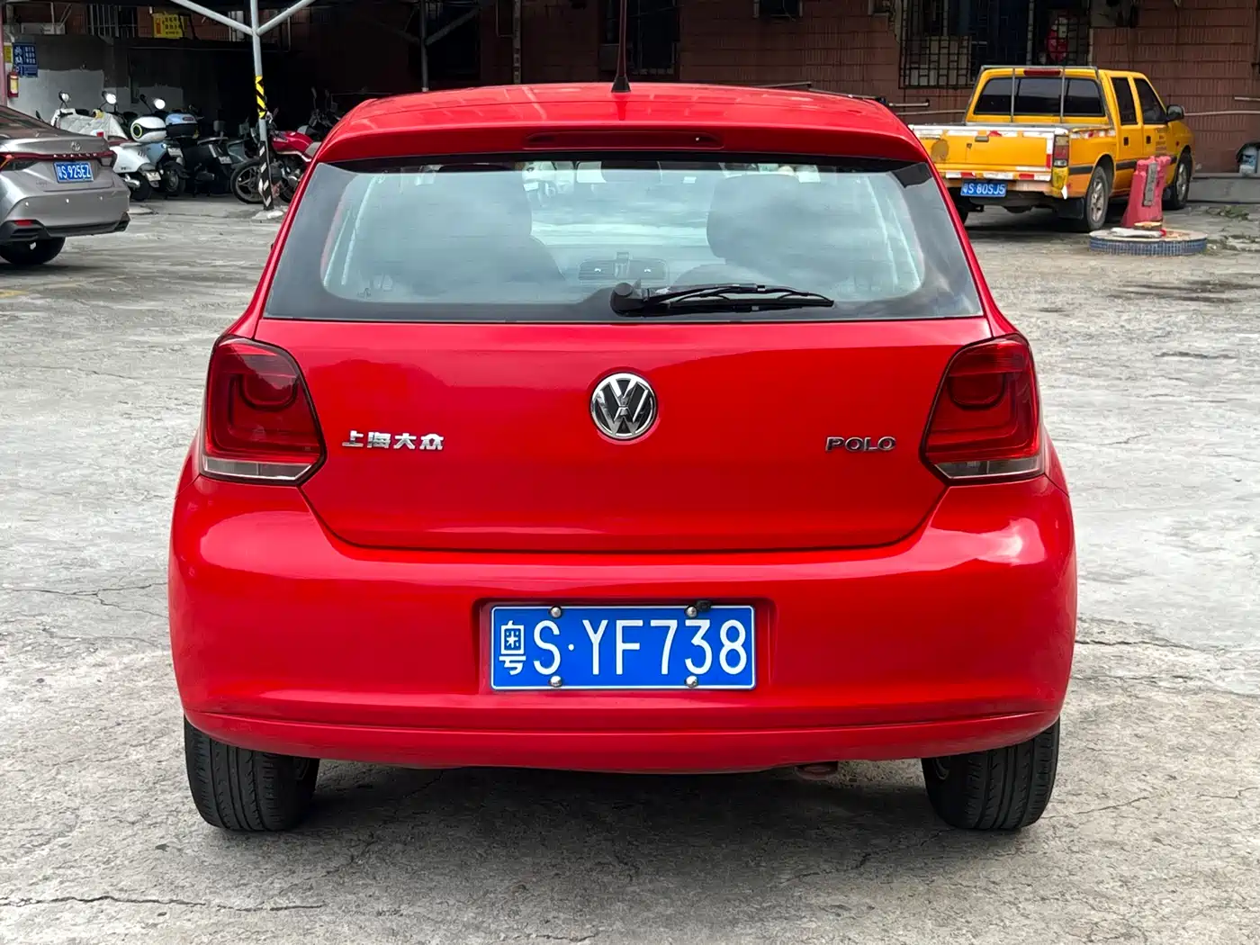 Volkswagen Polo 2013 1.4L Manual Trend Edition фото 5
