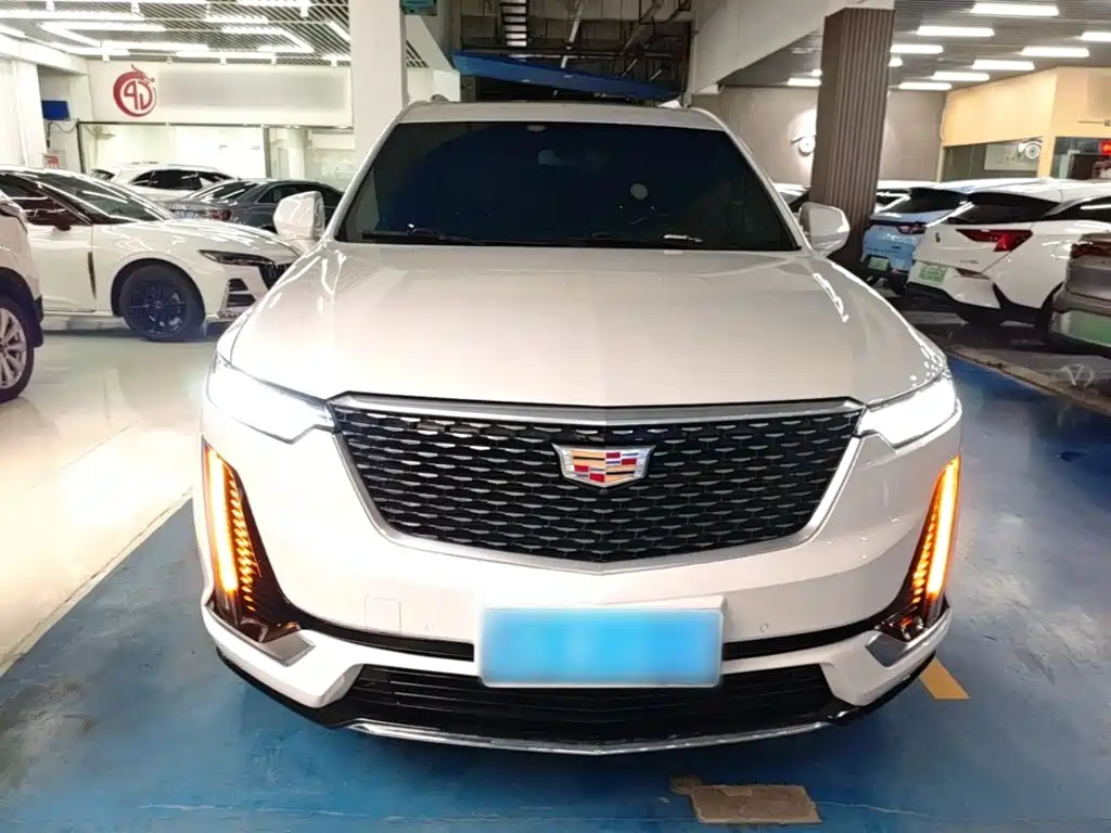 Фото 3 - Cadillac XT6