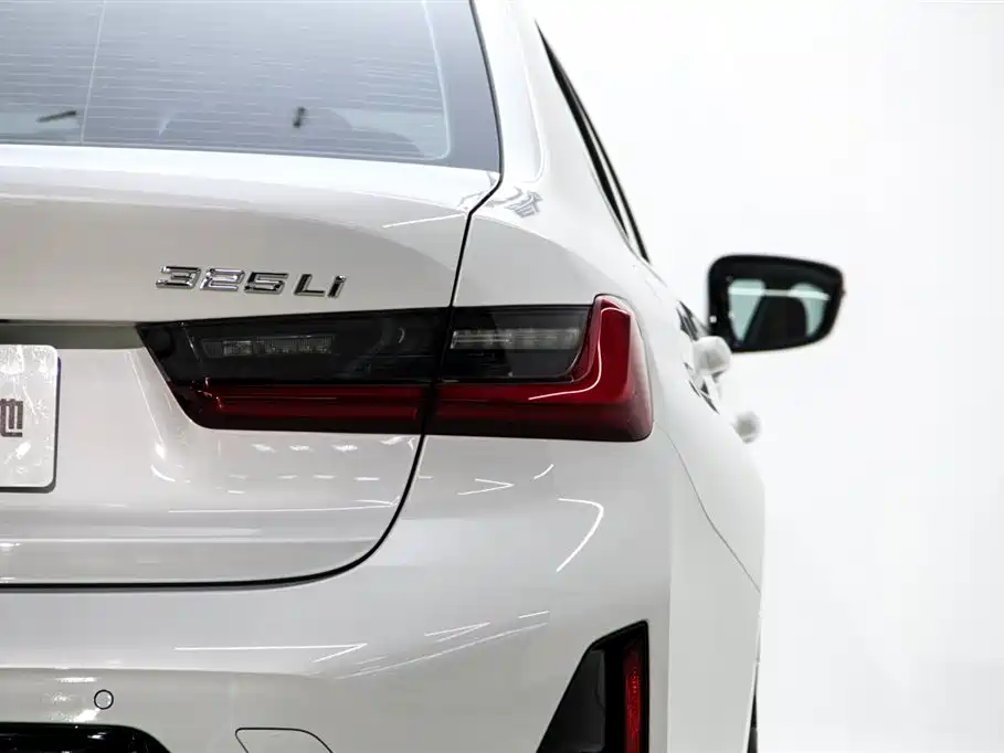 BMW 3 Series 2025 325Li M Sport Package фото 11