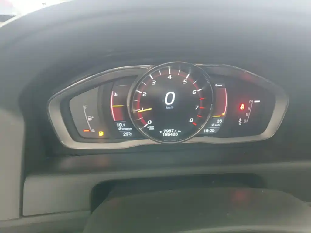 Фото 12 - Volvo XC60