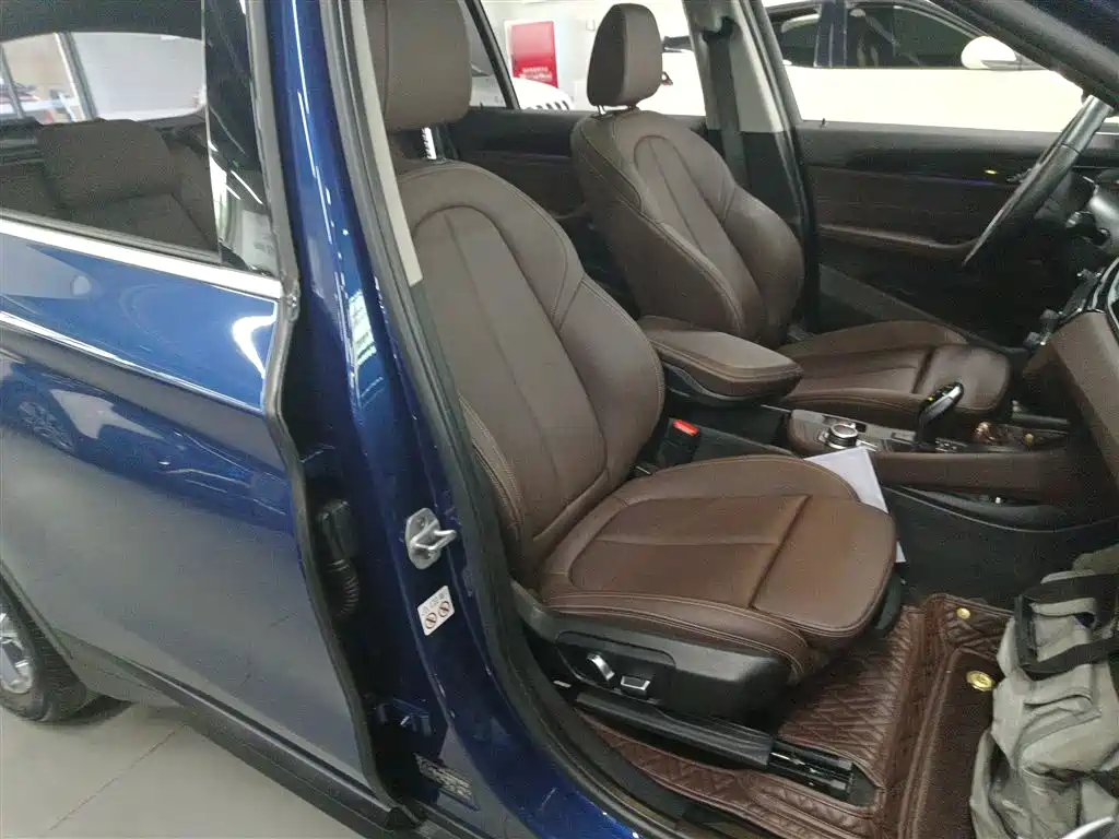 BMW X1 2021 sDrive25Li Leading фото 25