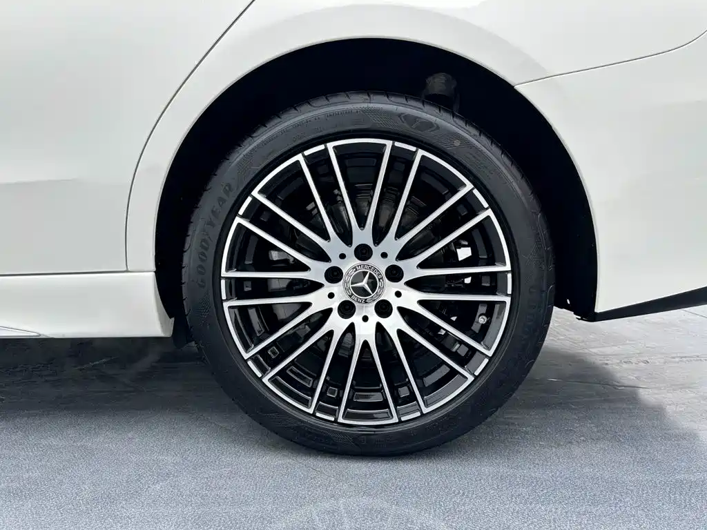 Фото 24 - Mercedes-Benz C-Class
