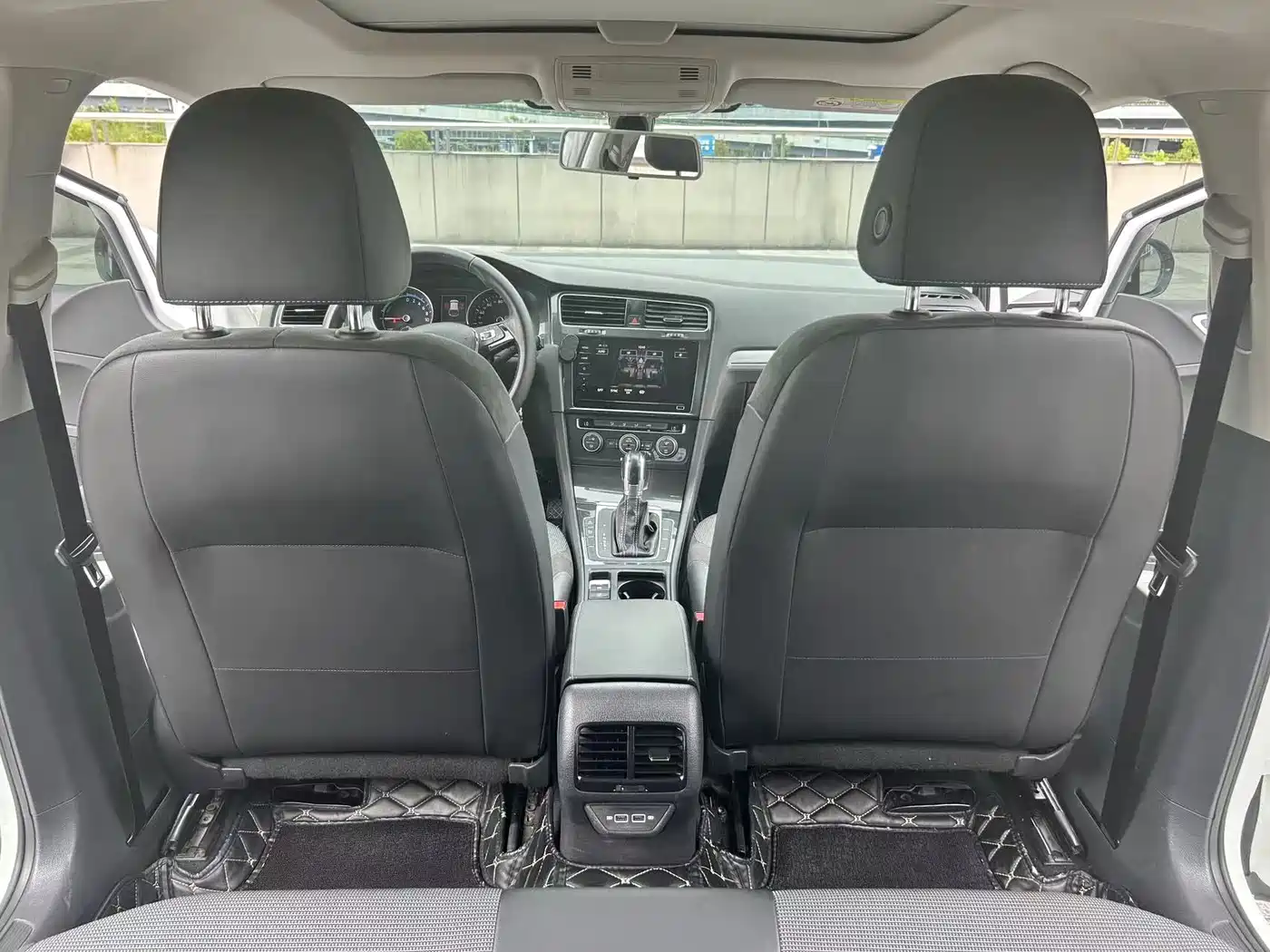 VOLKSWAGEN GOLF*PURE ELECTRICITY