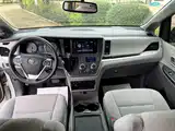 Photo 25 - Toyota Sienna