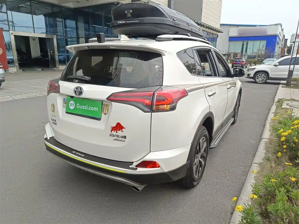 Toyota RAV4 Rongfang 2016 2.0L CVT 2WD Urban (China V) фото 7